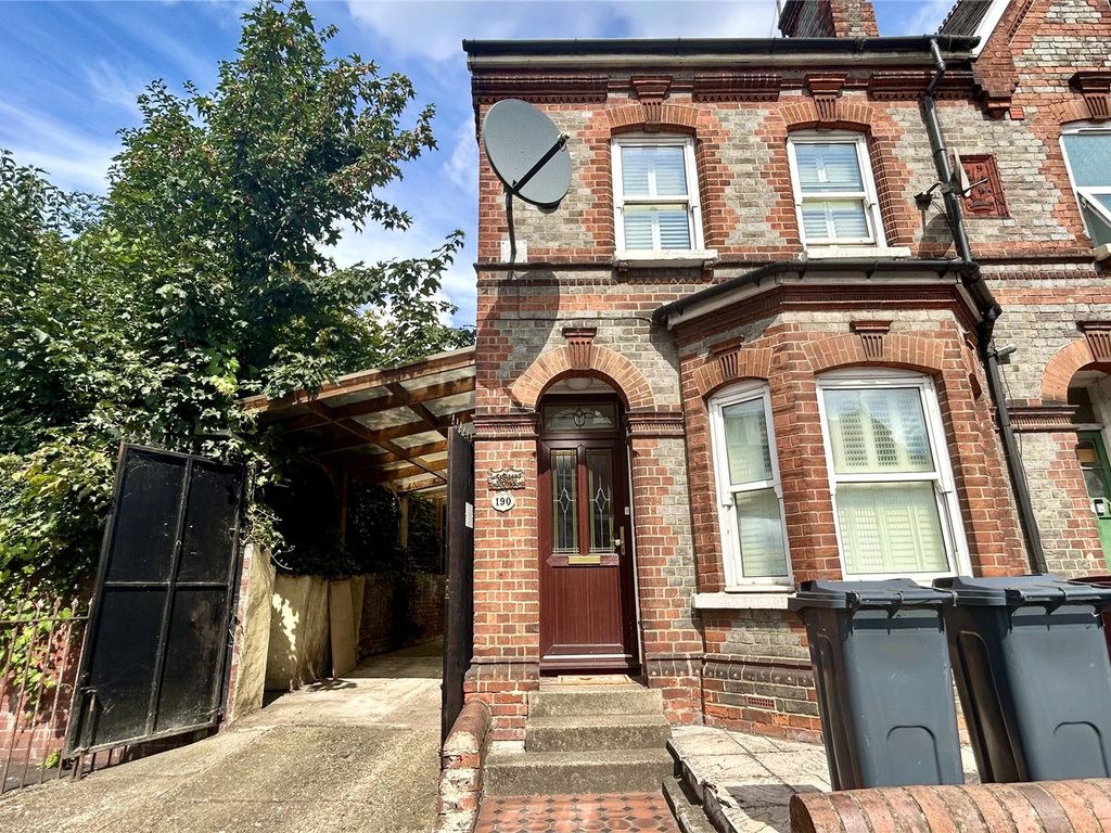 3 bed end terrace house for sale in Oxford Road, Reading, Berkshire RG1