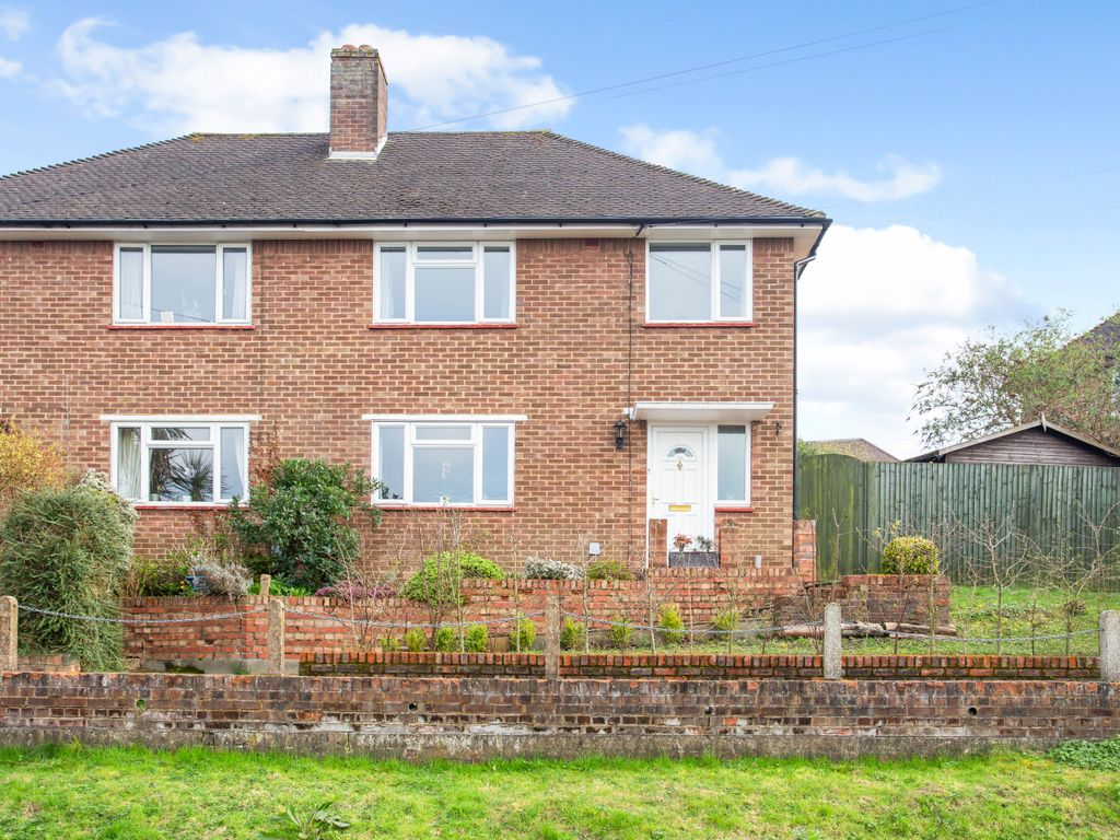3 bed semidetached house for sale in Rosebank, Epsom KT18, £585,000