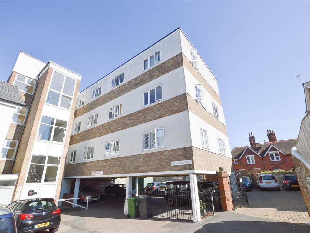 2 bed flat for sale in Gloucester Mews, South Street, Eastbourne BN21