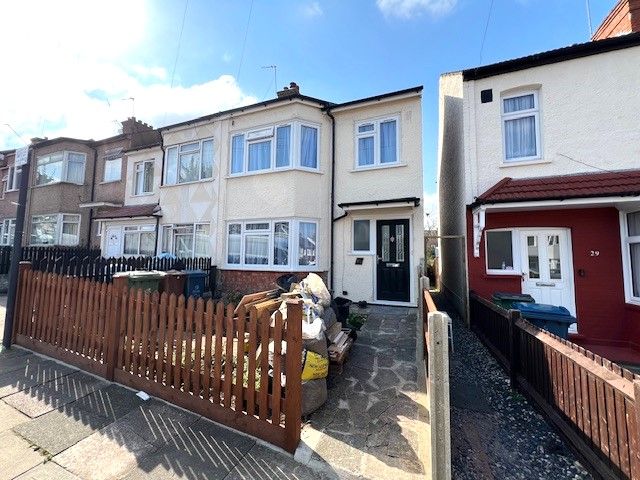 3 bed end terrace house to rent in Whitby Road, Harrow HA2, £2,100 pcm