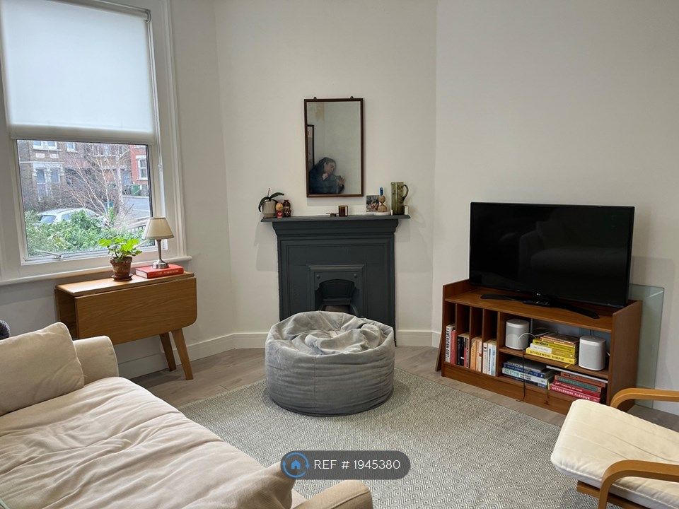 1 bed flat to rent in Rear Harpenden Road, London SE27, £1,295 pcm Zoopla