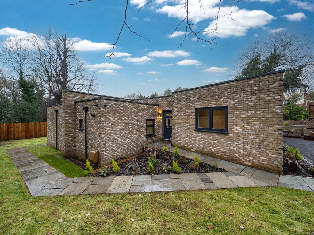 3 bed detached bungalow for sale in Hempstead Road, Watford WD17, £875,000 Zoopla