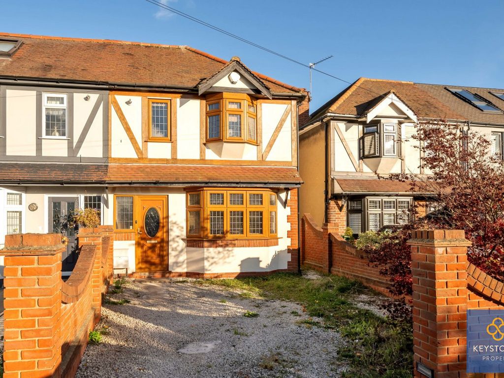 3 bed end terrace house for sale in Bellevue Road, Collier Row RM5, £