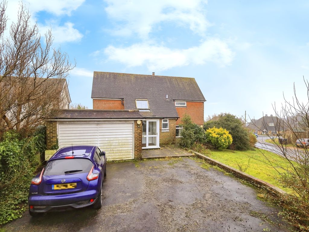 4 bed detached house for sale in Ridgeway Close, Heathfield, East