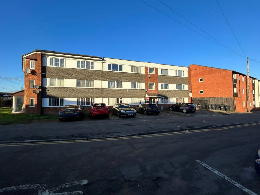 2 bed flat for sale in Scott Close, West Bromwich B71, £70,000 Zoopla