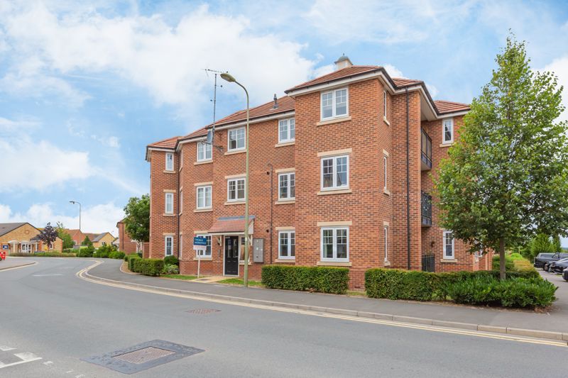2 bed flat for sale in Sir Frank Williams Avenue, Didcot OX11 Zoopla
