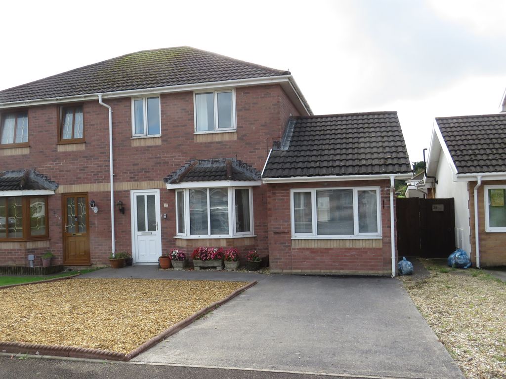 3 bed semidetached house for sale in Sandpiper Road, Llanelli SA15, £