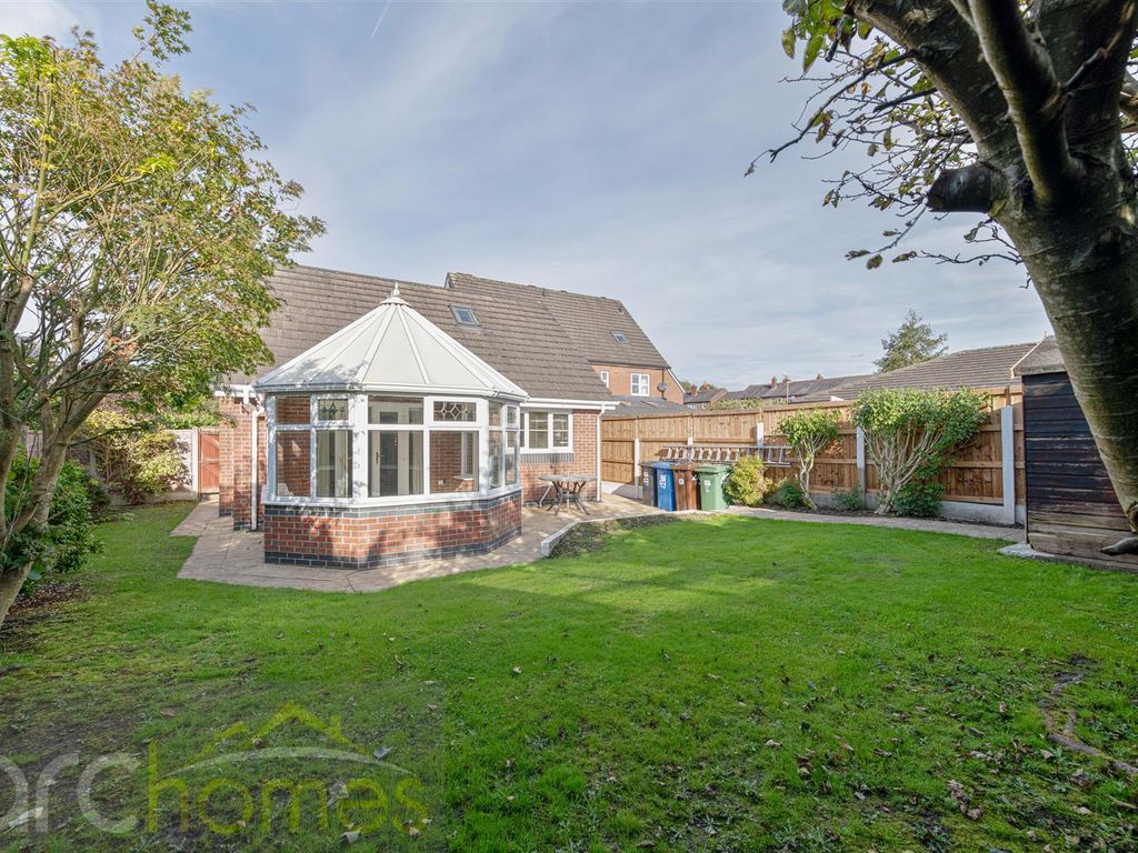 4 bed detached bungalow for sale in Hawkhurst Park, Leigh WN7, £280,000