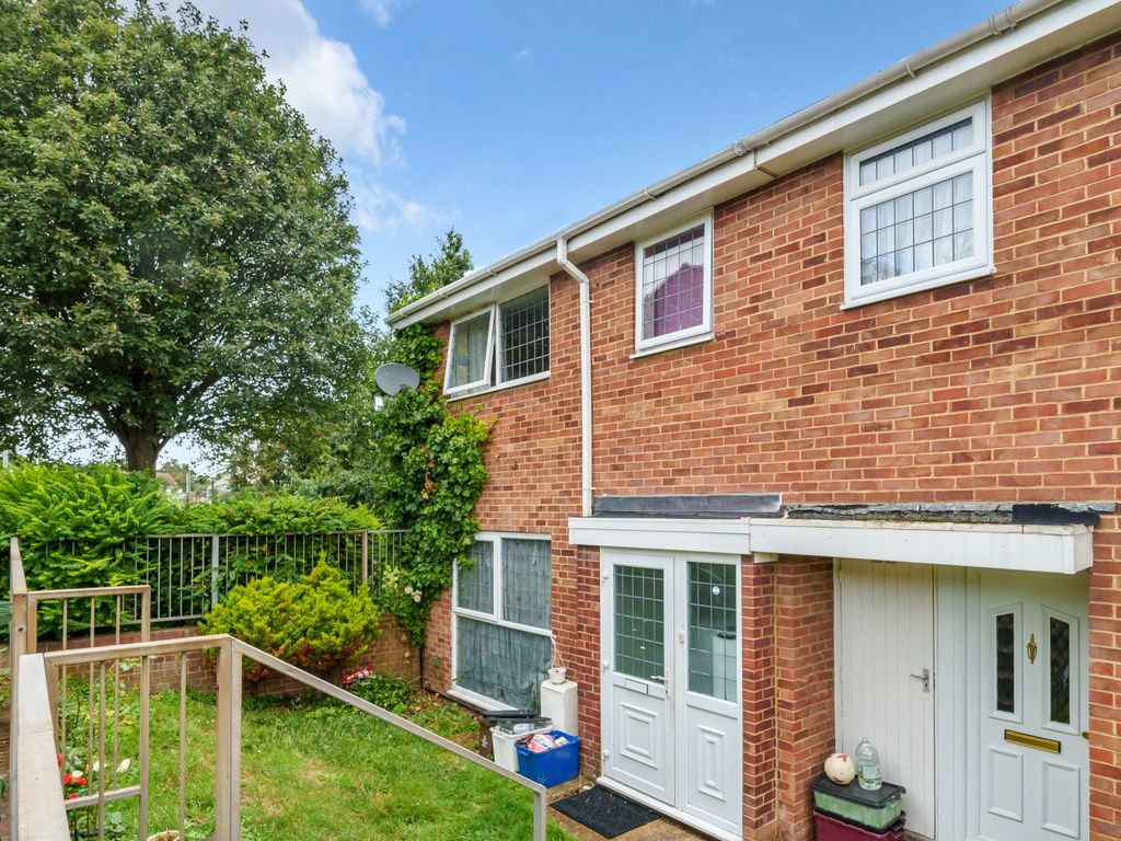 3 bed end terrace house for sale in Twigg Close, Erith DA8 Zoopla