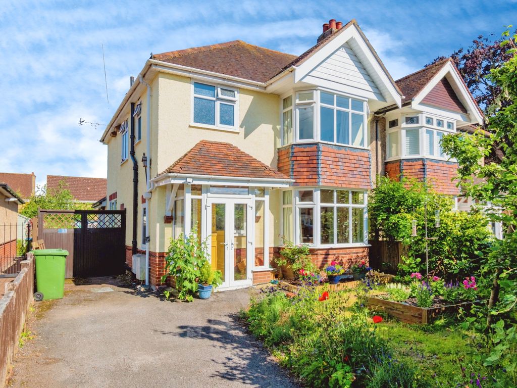 3 bed semidetached house for sale in Evelyn Crescent, Upper Shirley, Southampton, Hampshire