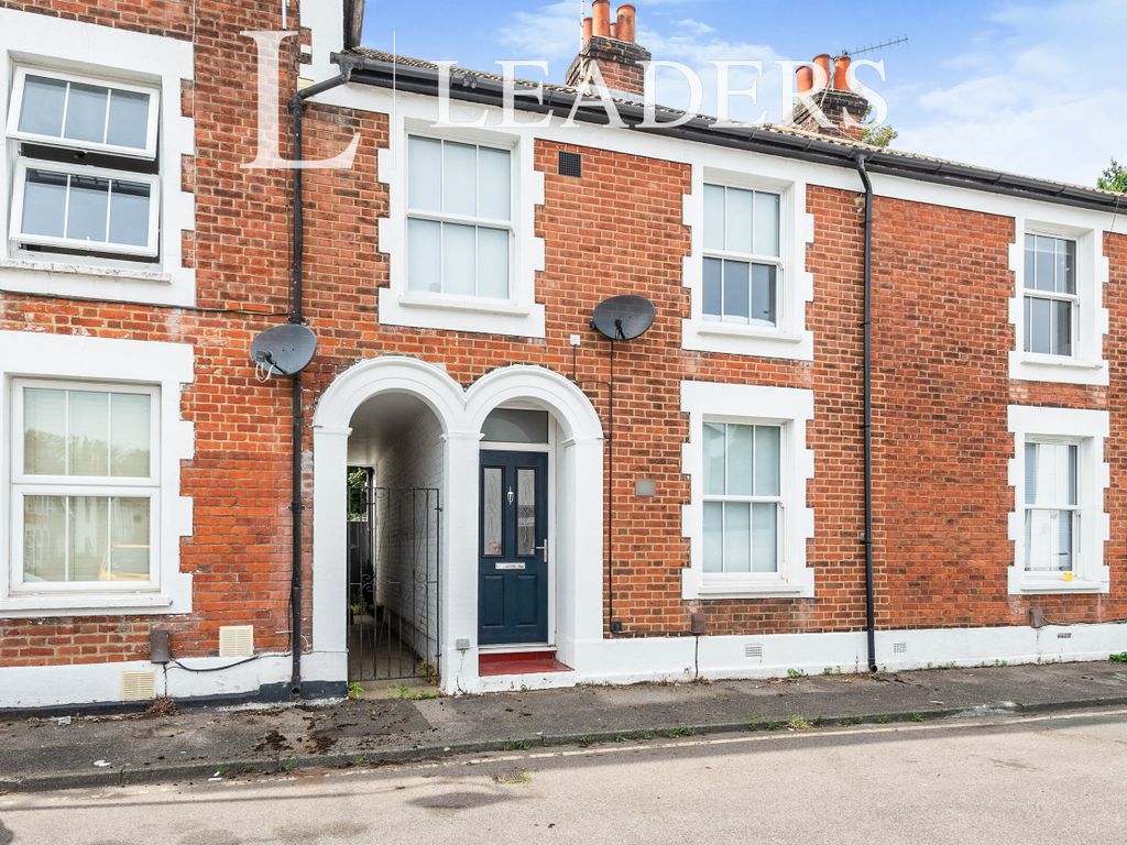 3 bed terraced house to rent in Adelphi Road, Epsom KT17, £2,100 pcm