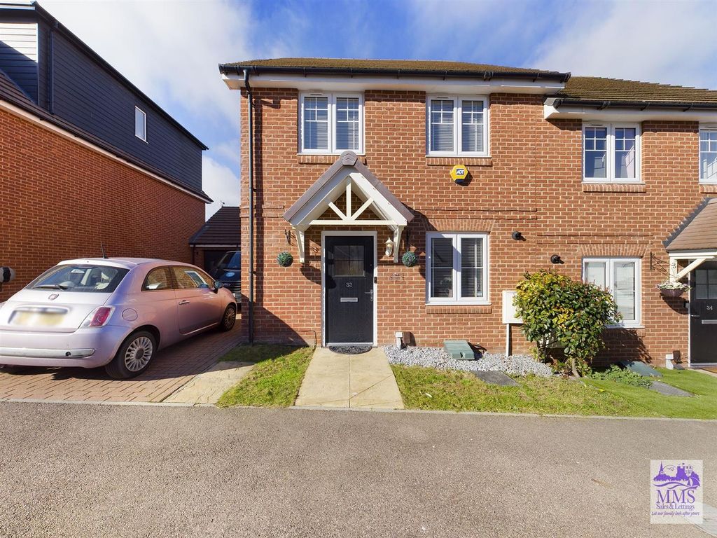 3 bed semidetached house for sale in Templars Drive, Rochester ME2
