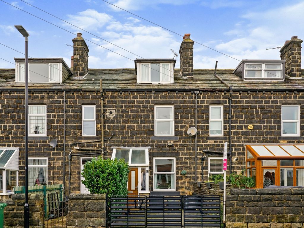 2 bed terraced house for sale in East View, Yeadon, Leeds LS19 Zoopla