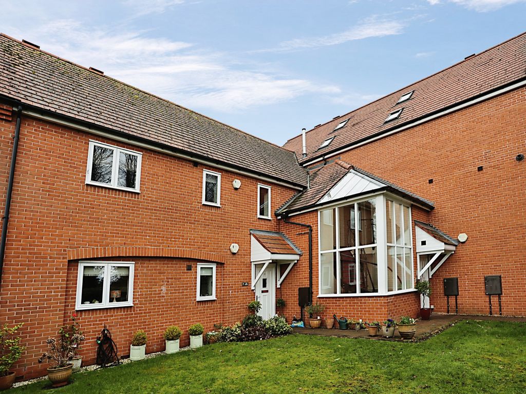 2 bed flat for sale in Village Street, Edwalton, Nottingham