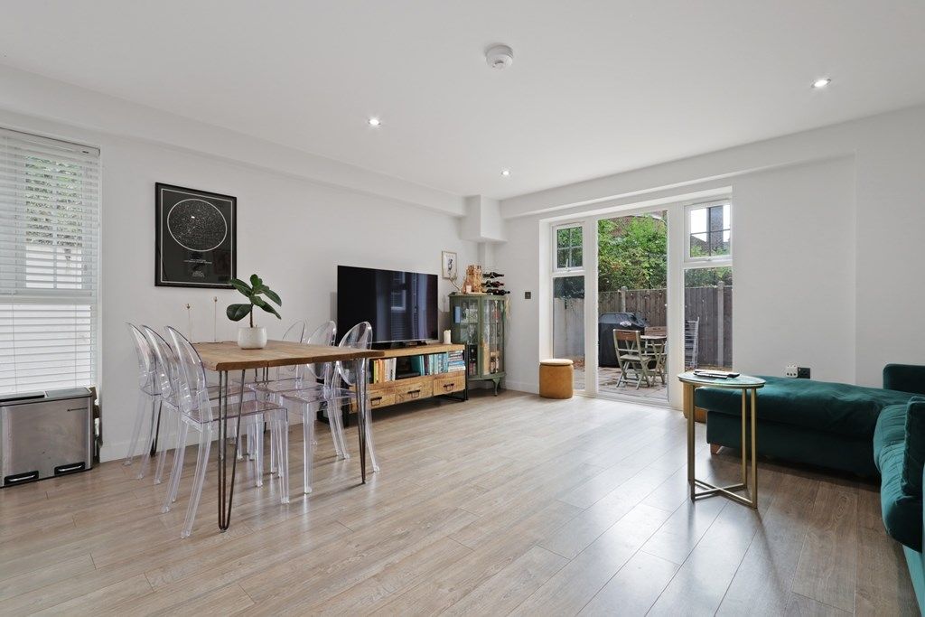 3 bed flat for sale in Dollis Hill Lane, London NW2 Zoopla