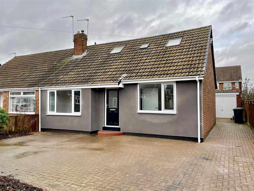 4 bed semidetached bungalow for sale in Windsor Drive, Cleadon