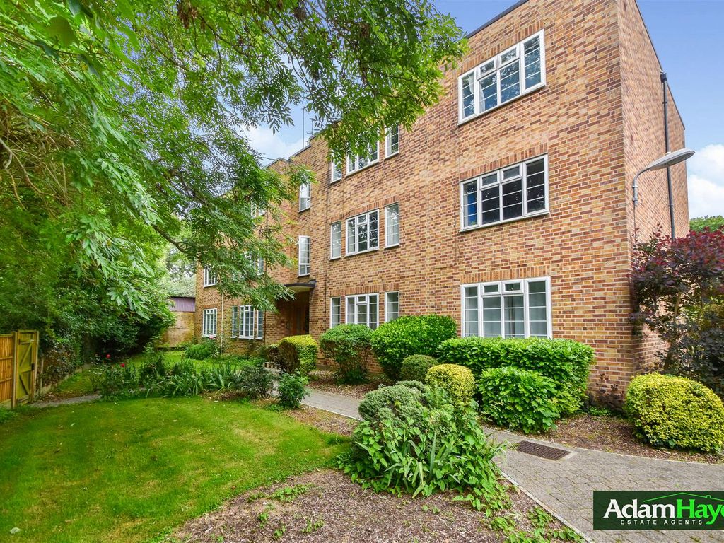 2 bed flat for sale in High Road, Whetstone N20, £425,000 Zoopla