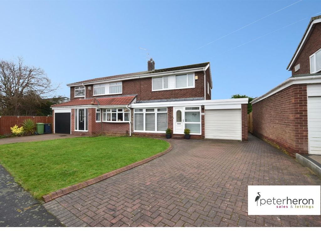 3 bed semidetached house for sale in Longmeadows, East Herrington