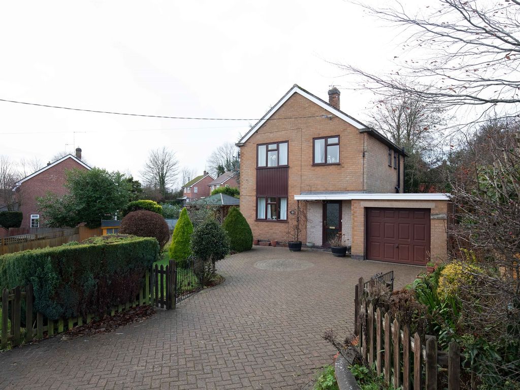 3 bed detached house for sale in Station Road, Itchington