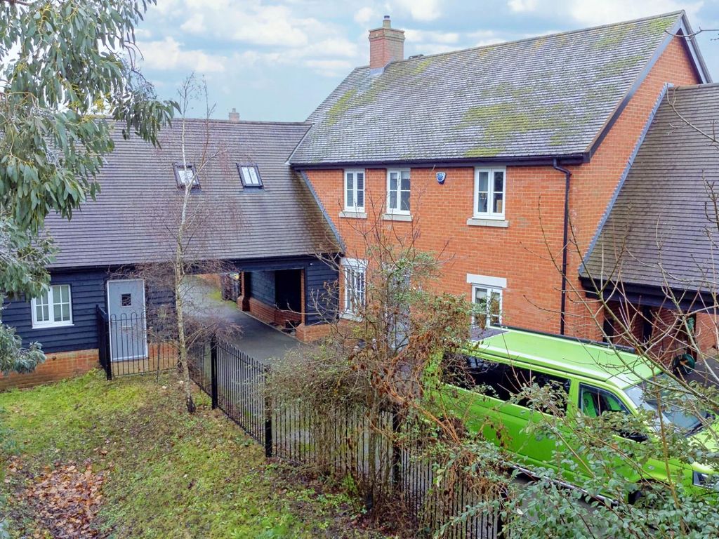 4 bed detached house for sale in Woodpecker Close, Great Barford