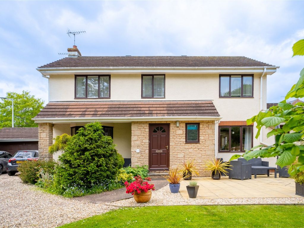 4 bed detached house for sale in Moorfield Road, Exmouth EX8, £550,000