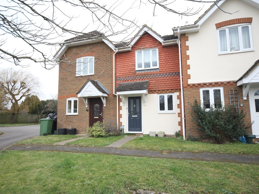 2 bed terraced house to rent in Old School Place, Woking GU22, £1,450