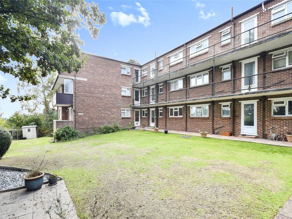2 bed flat for sale in Redhill Drive, Bournemouth BH10 Zoopla