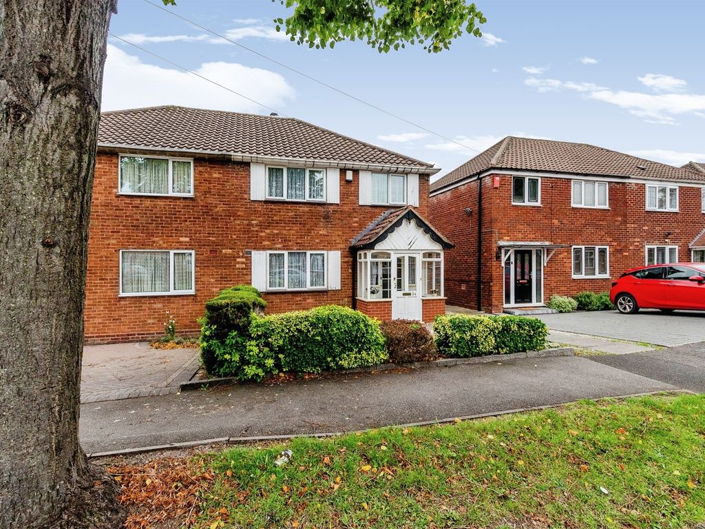 3 bed semidetached house for sale in Lilac Avenue, Walsall WS5, £