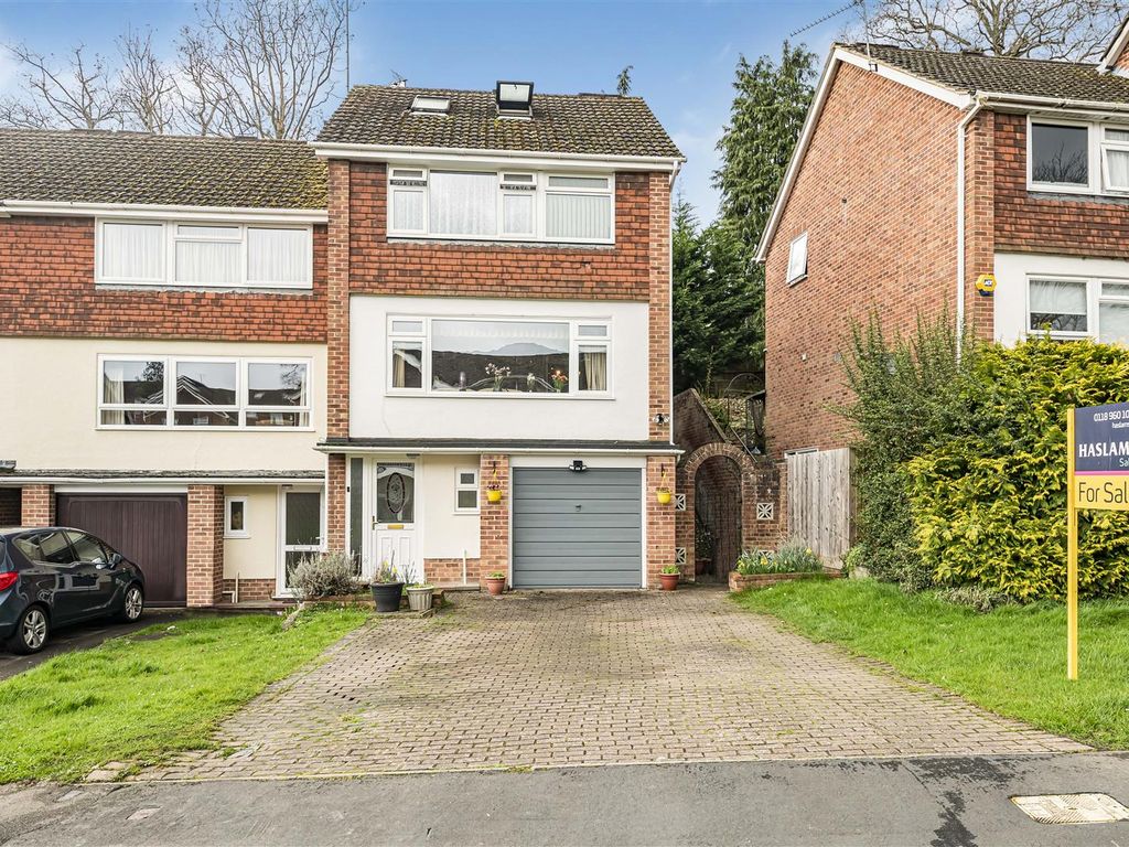 5 bed town house for sale in Starlings Drive, Tilehurst, Reading RG31