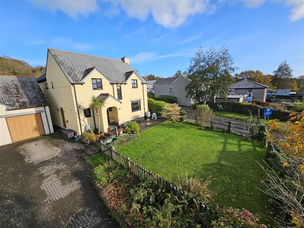 4 bed property for sale in School Road, Harrowbarrow, Callington PL17