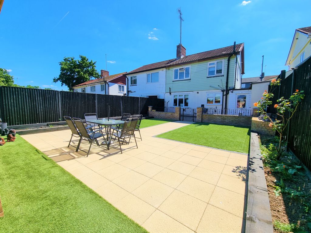 3 bed semidetached house for sale in Lonsdale Drive, Enfield EN2 Zoopla