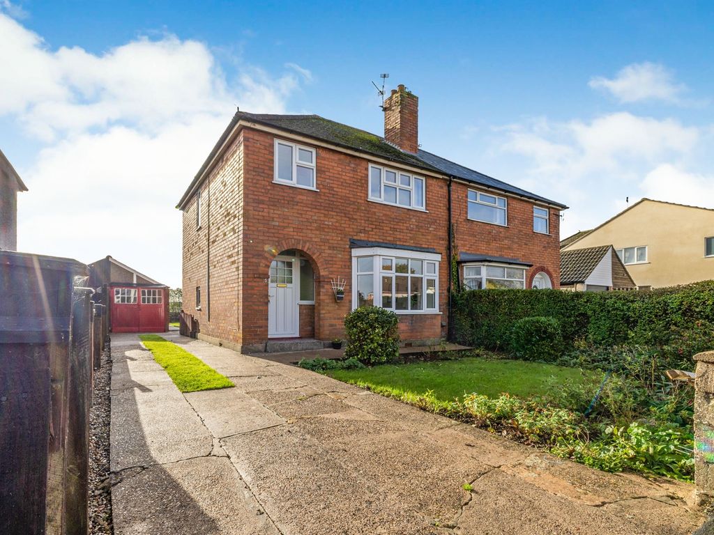 3 bed semidetached house for sale in Heath Road, Bracebridge Heath