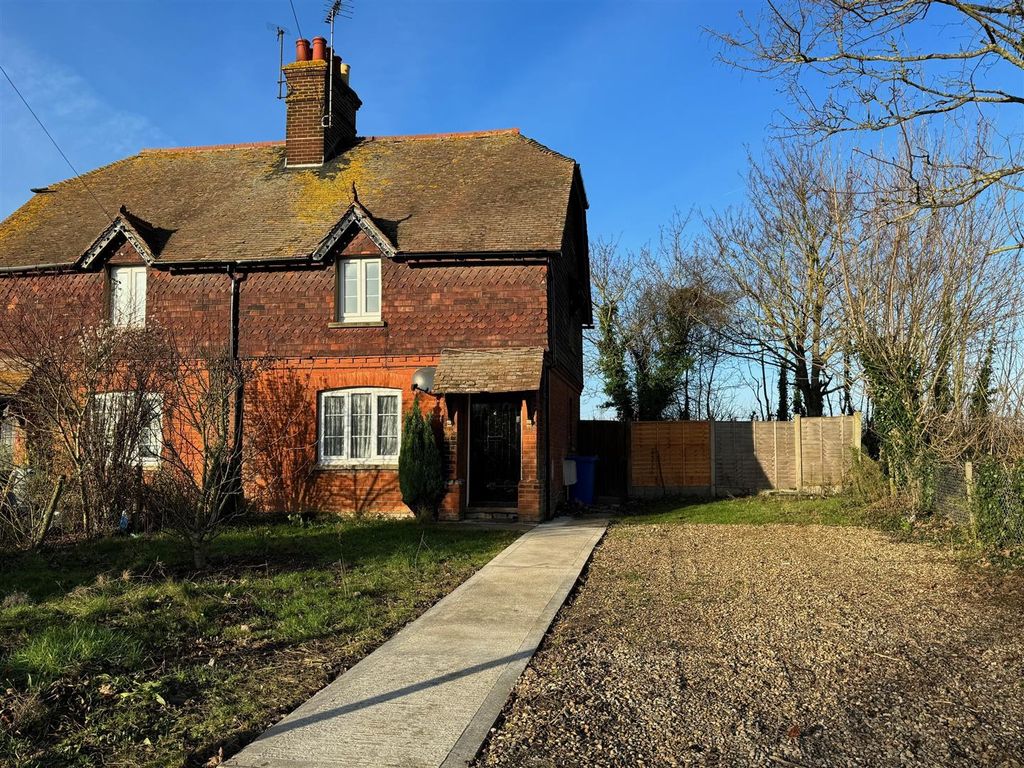 2 bed semidetached house to rent in Howt Green, Sheppey Way, Bobbing