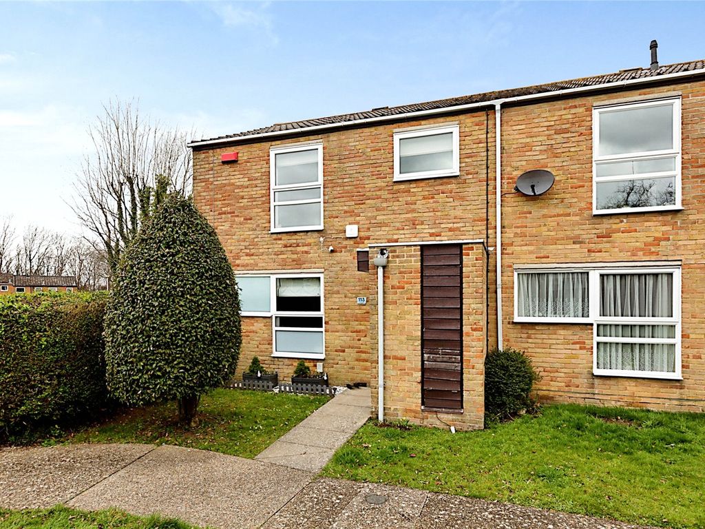 3 bed end terrace house for sale in Ayelands, New Ash Green, Longfield