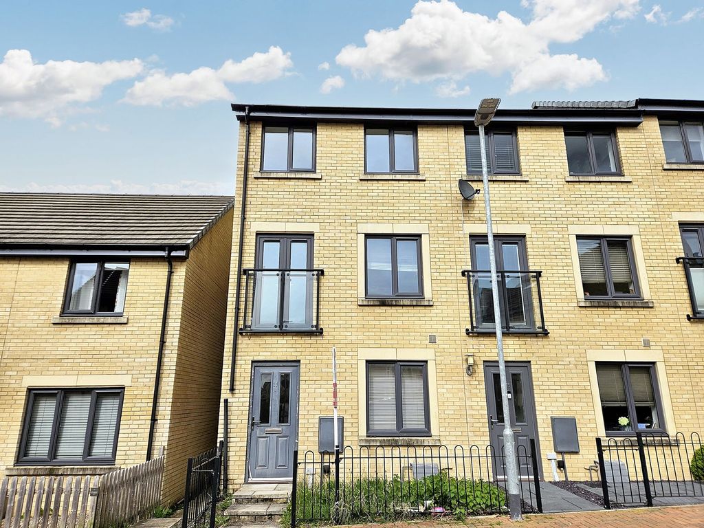 3 bed end terrace house for sale in Blackberry Road, Frome BA11, £275,000 Zoopla