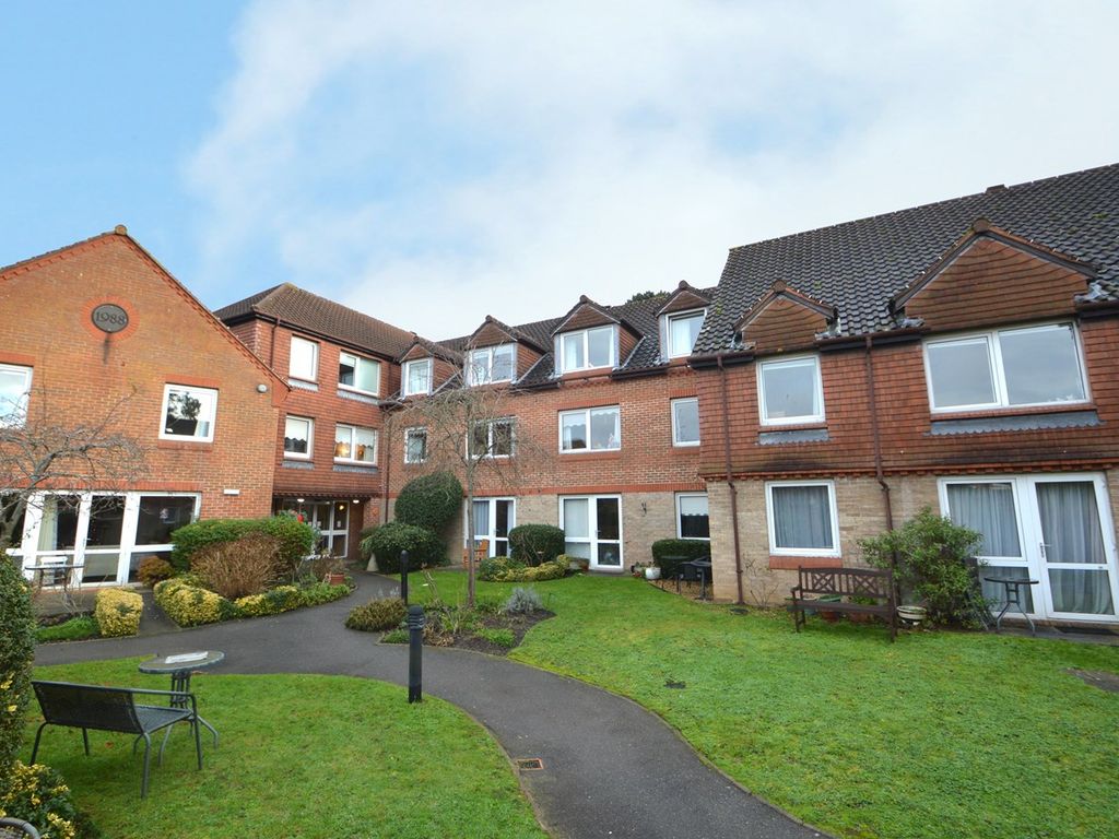 1 Bed Property For Sale In Springfield Meadows, Weybridge KT13 - Zoopla