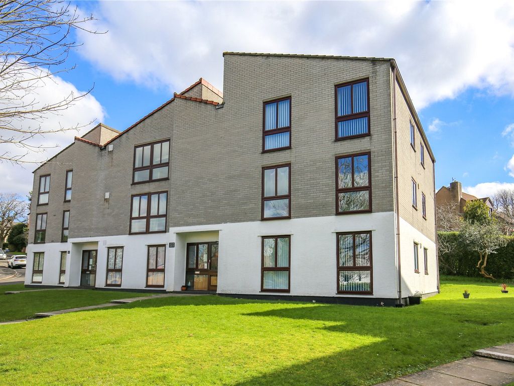3 bed flat for sale in Southfield Court, Southfield Road, WestburyOn