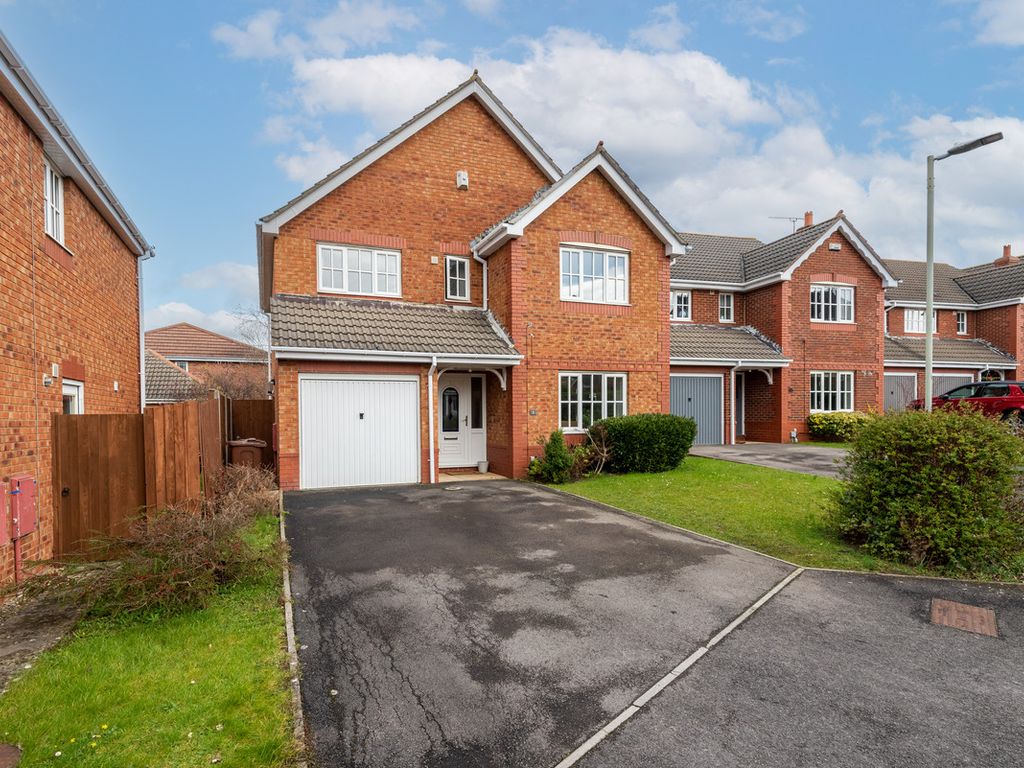 4 bed detached house for sale in Kemble Grove, Cheltenham GL51 Zoopla