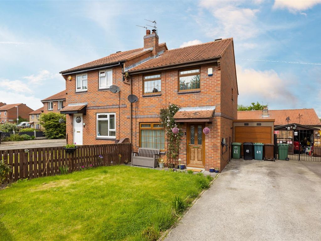 3 bed semidetached house for sale in Primrose Hill Drive, Swillington