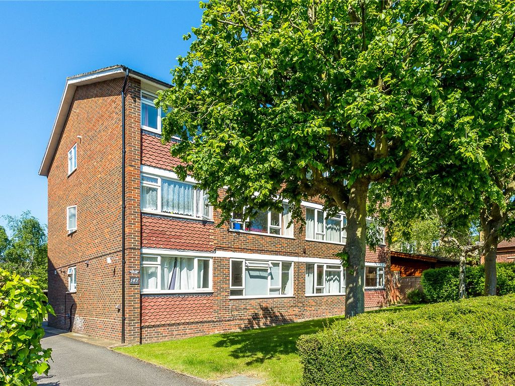 2 bed flat to rent in Durham Road, Raynes Park SW20 Zoopla
