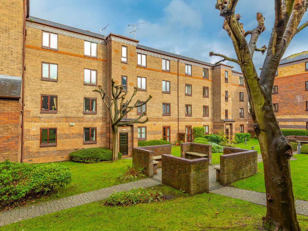 2 bed flat for sale in Tiffany Court, Redcliff Mead Lane, Bristol BS1