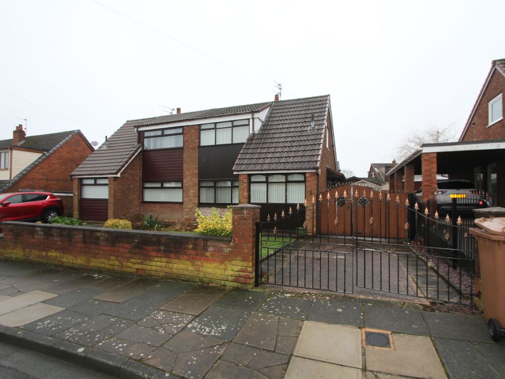 3 bed barn conversion for sale in Thornhill Road, AshtonInMakerfield
