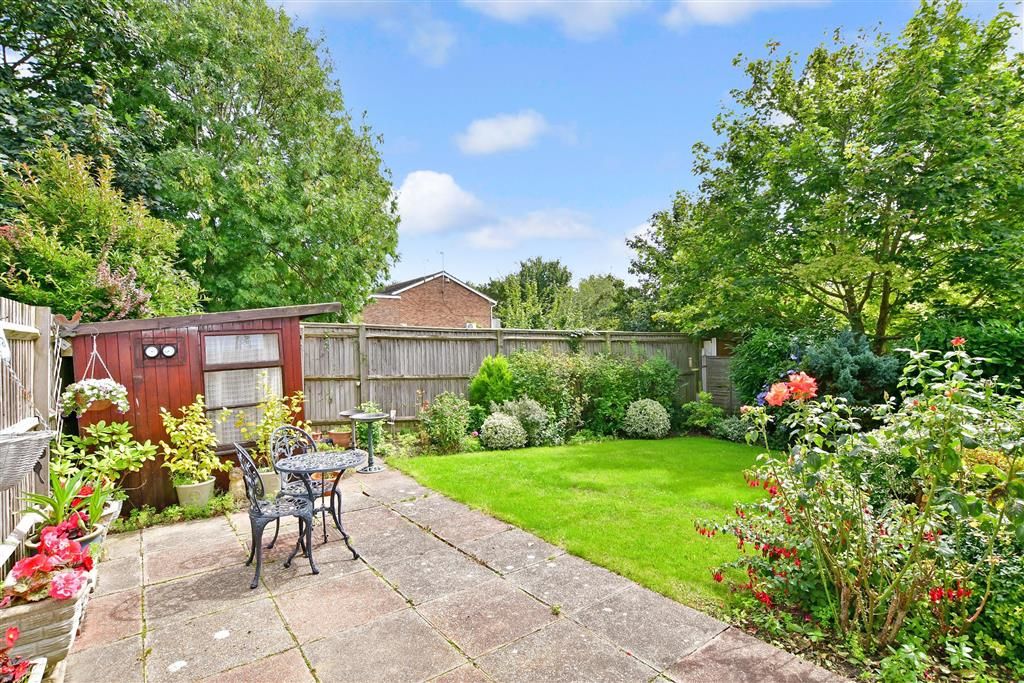 3 bed linkdetached house for sale in Consort Close, Maidstone, Kent