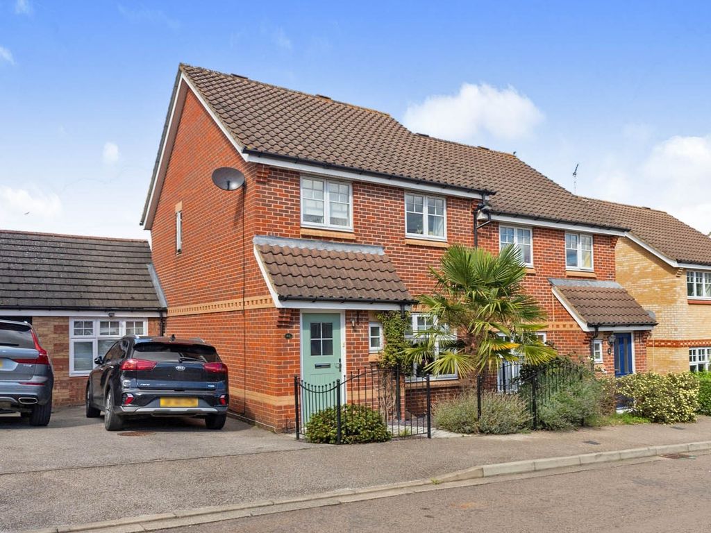 3 bed semidetached house for sale in Great Innings North, Watton At