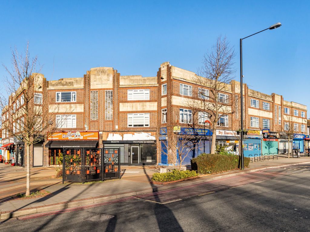 2 bed flat for sale in London Road, Cheam, Sutton SM3, £185,000 Zoopla