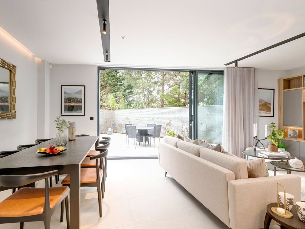 5 bed semidetached house for sale in The Vale, Golders Green, London