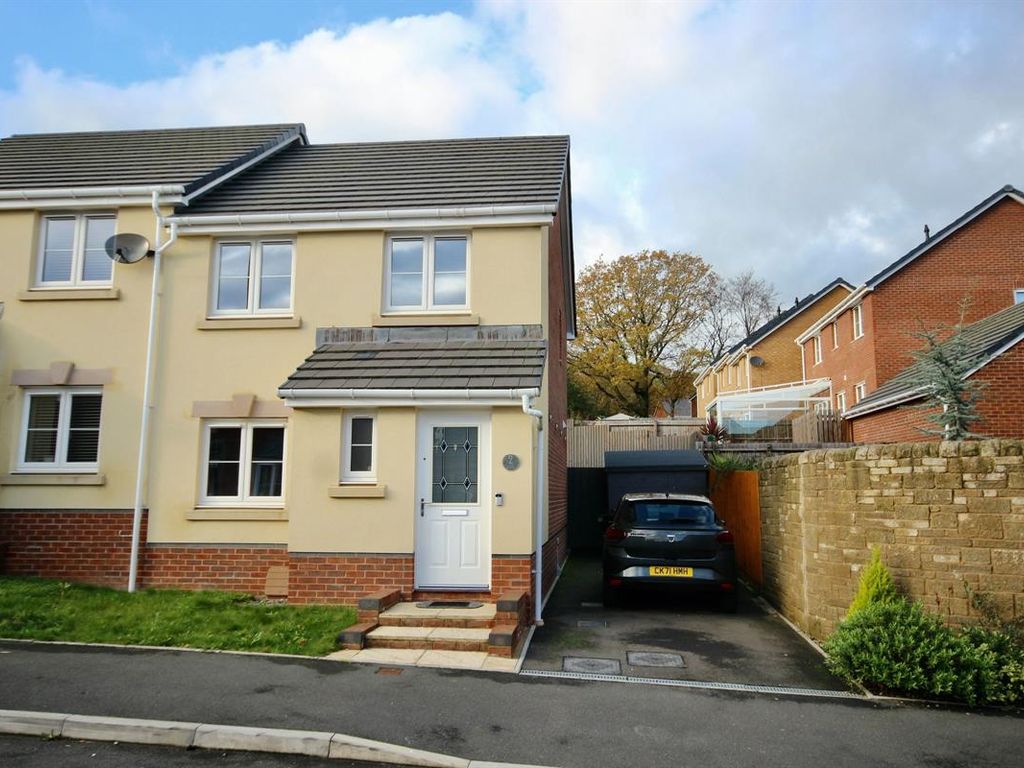 3 bed semidetached house for sale in Lon Rhymni, Gellihaf, Blackwood