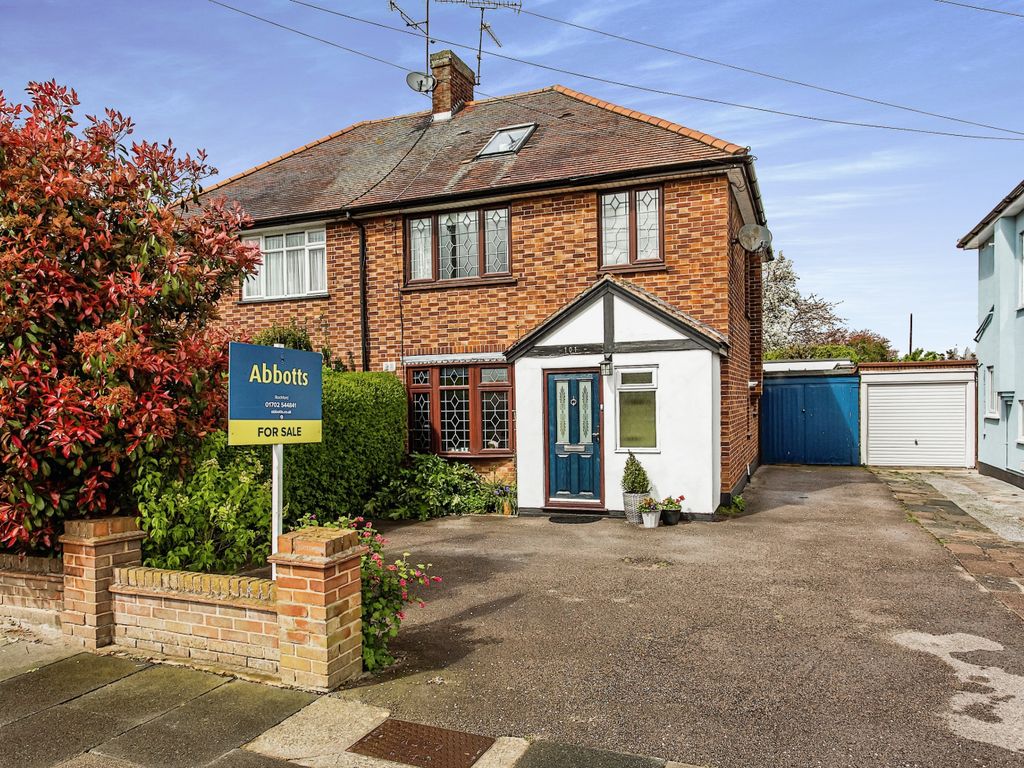 4 bed semidetached house for sale in Eastwoodbury Lane, SouthendOnSea SS2 Zoopla
