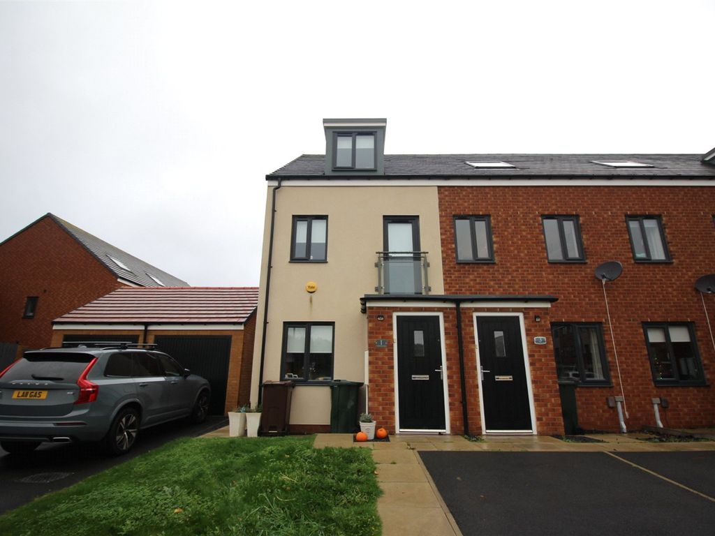 3 bed end terrace house for sale in Stephenson Way, Wallsend, Tyne And