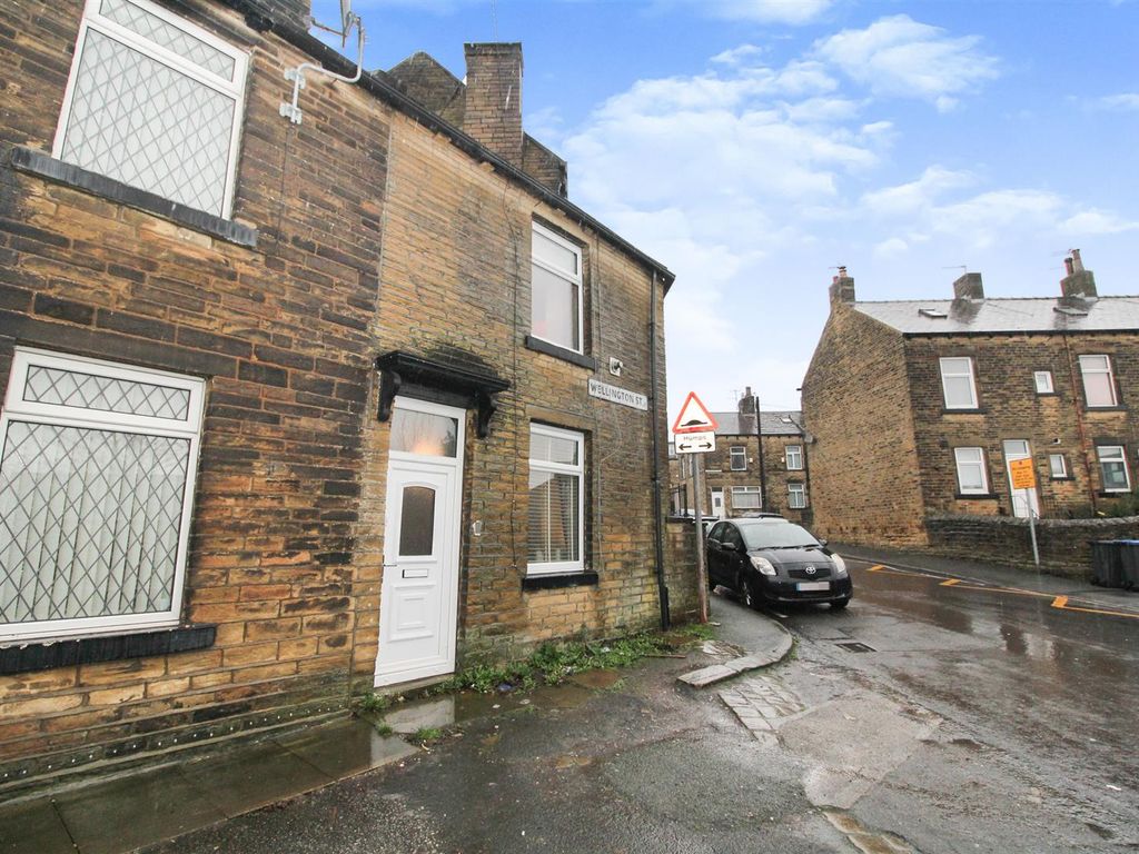 1 bed end terrace house for sale in Wellington Street, Eccleshill